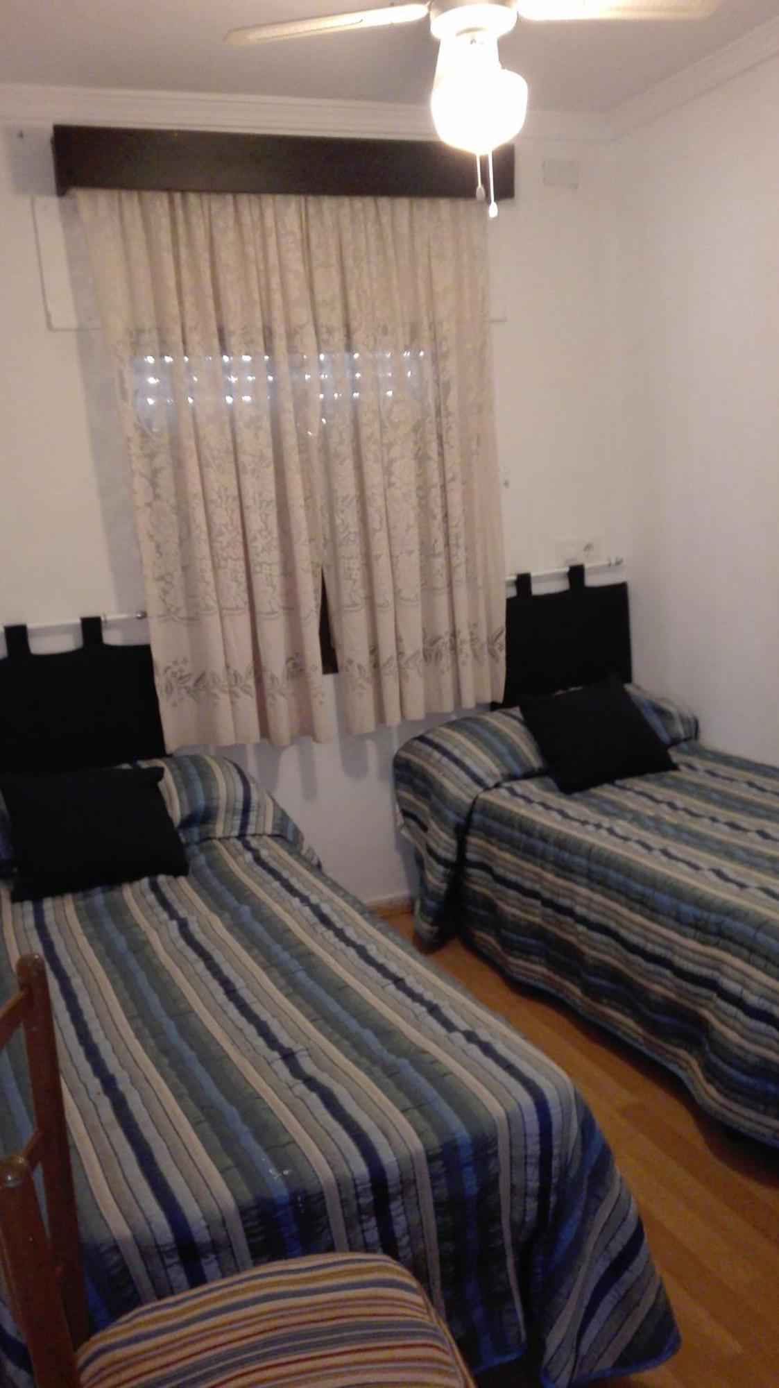 En Finca Las Dunas Dos Chalets Con Jacuzzis En Primera Linea De Playa , Uno De 4 Dormitorios Y Otro De 2 Dormitorios, Llama Al Seiscientos Veintisiete Cuatrocientos Diecisiete Trescientos Noventa Y Ocho Rota Exterior foto