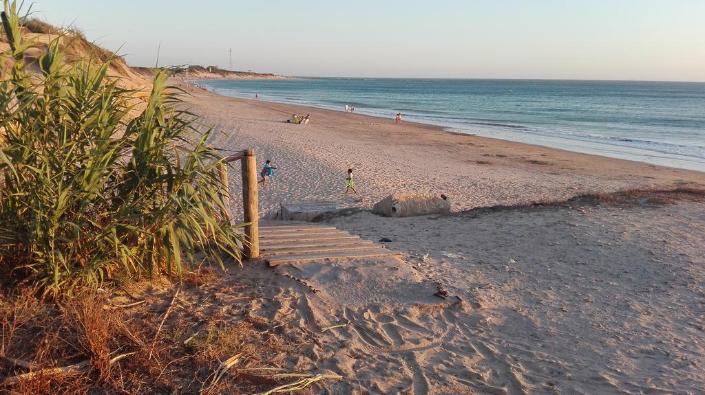 En Finca Las Dunas Dos Chalets Con Jacuzzis En Primera Linea De Playa , Uno De 4 Dormitorios Y Otro De 2 Dormitorios, Llama Al Seiscientos Veintisiete Cuatrocientos Diecisiete Trescientos Noventa Y Ocho Rota Exterior foto