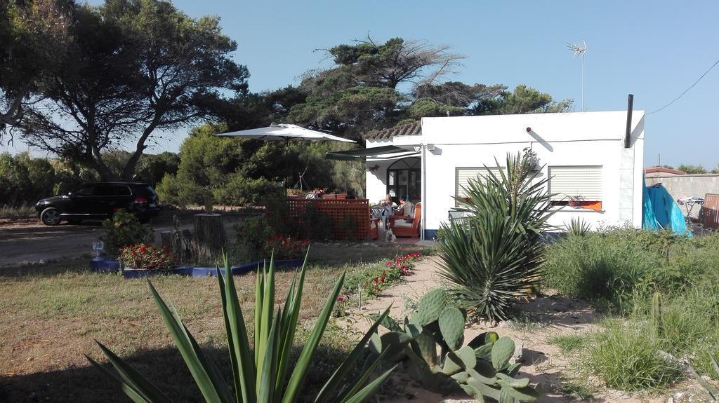 En Finca Las Dunas Dos Chalets Con Jacuzzis En Primera Linea De Playa , Uno De 4 Dormitorios Y Otro De 2 Dormitorios, Llama Al Seiscientos Veintisiete Cuatrocientos Diecisiete Trescientos Noventa Y Ocho Rota Exterior foto